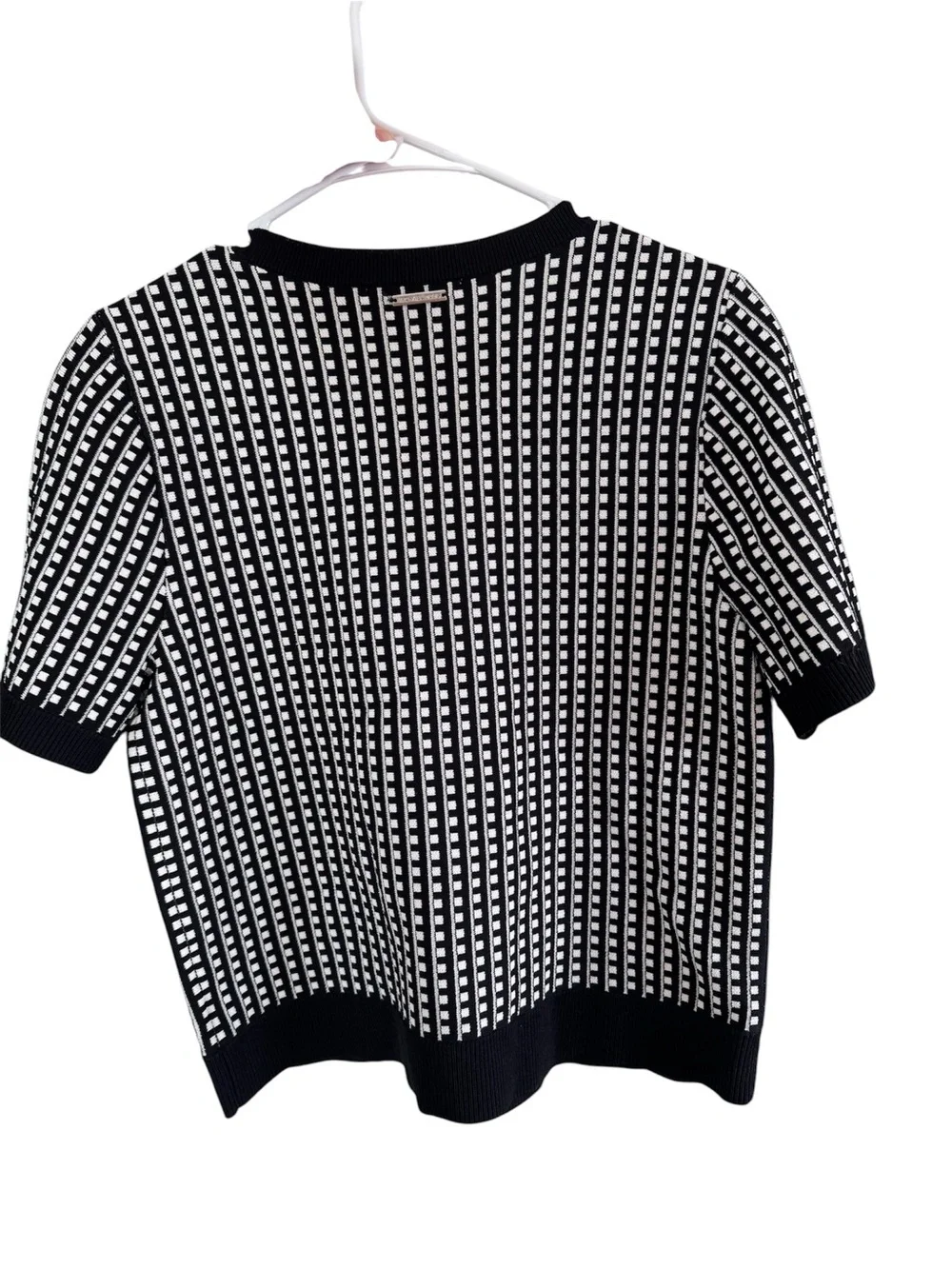 Michael Kors black and white geometric crop t shirt sweater large